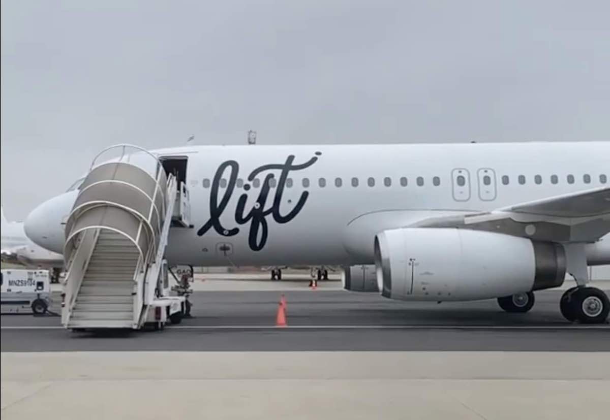 Lift Airlines Airbus A320