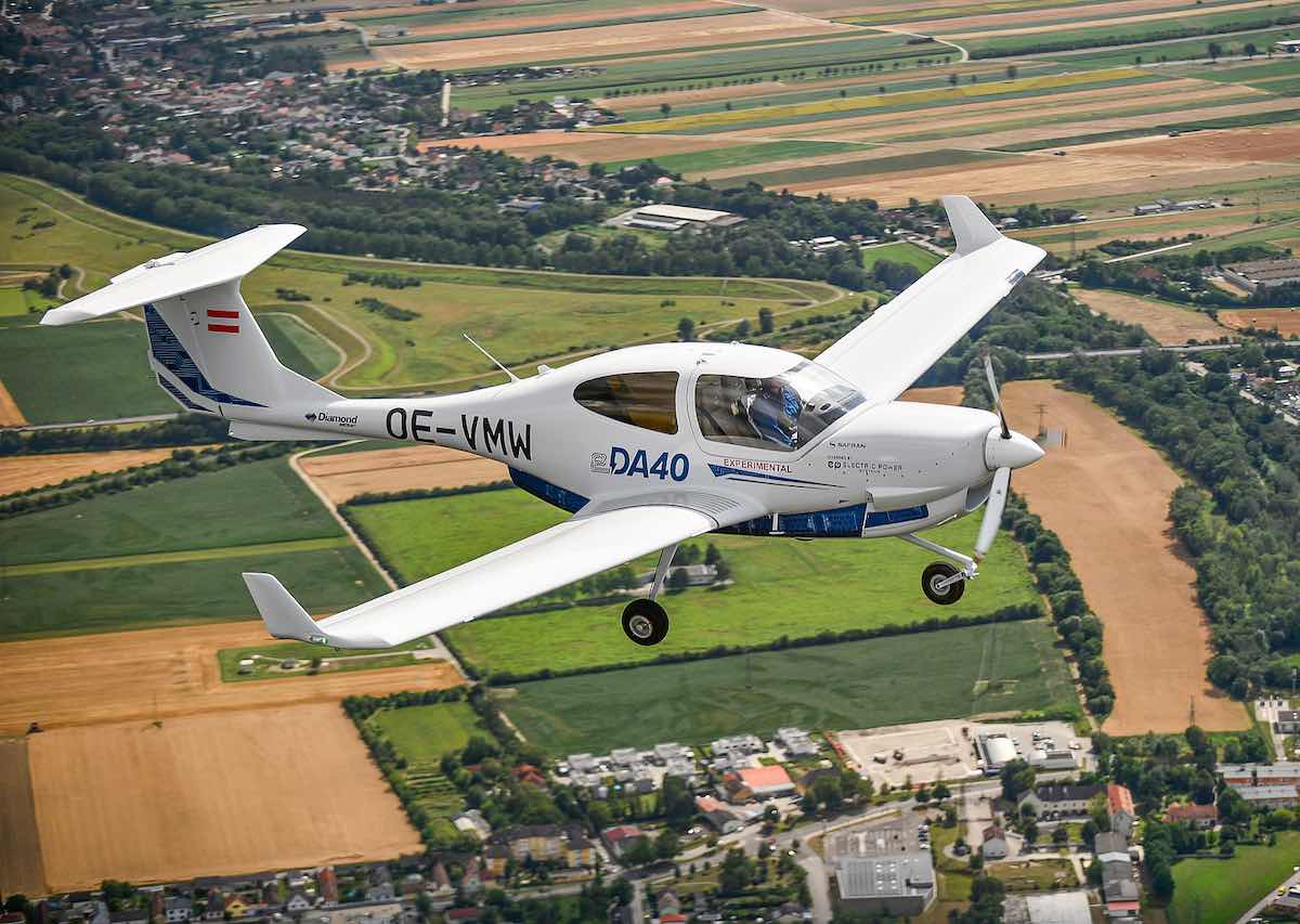 Diamond Aircraft' eDA40 maiden flight