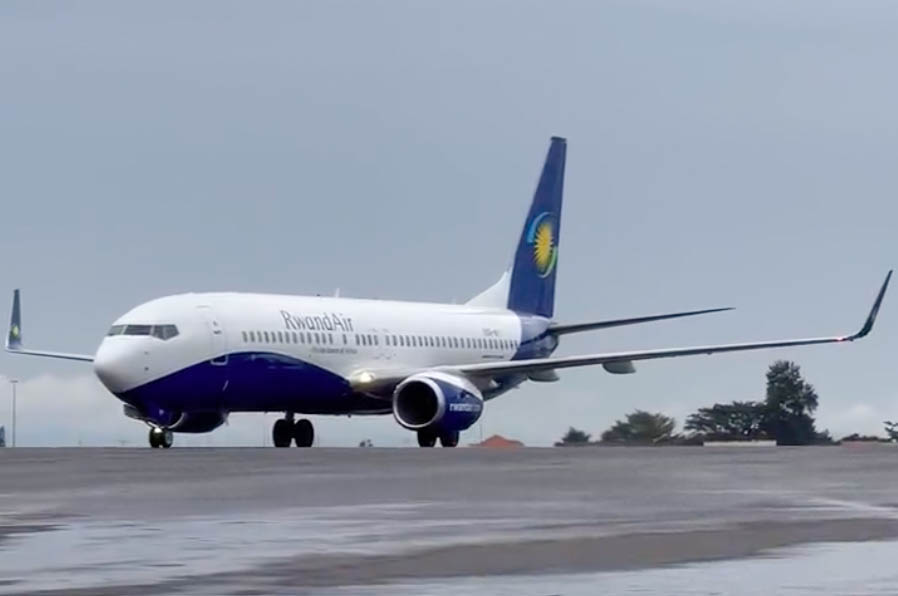 RwandAir Expands Fleet With One Boeing 737 | AFRVIATOR