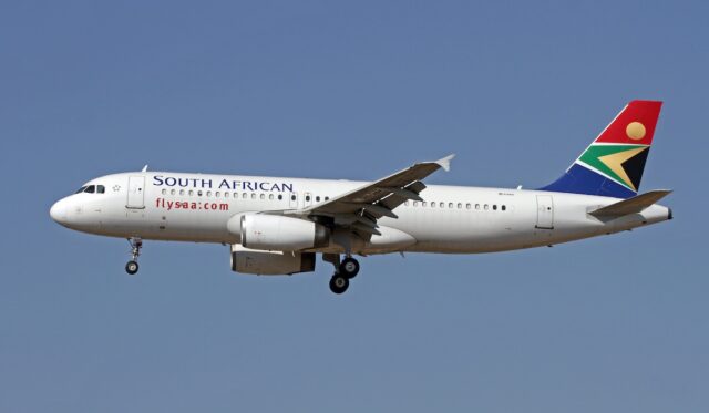 South African Airways expands fleet with A320 delivery on lease from CALC.