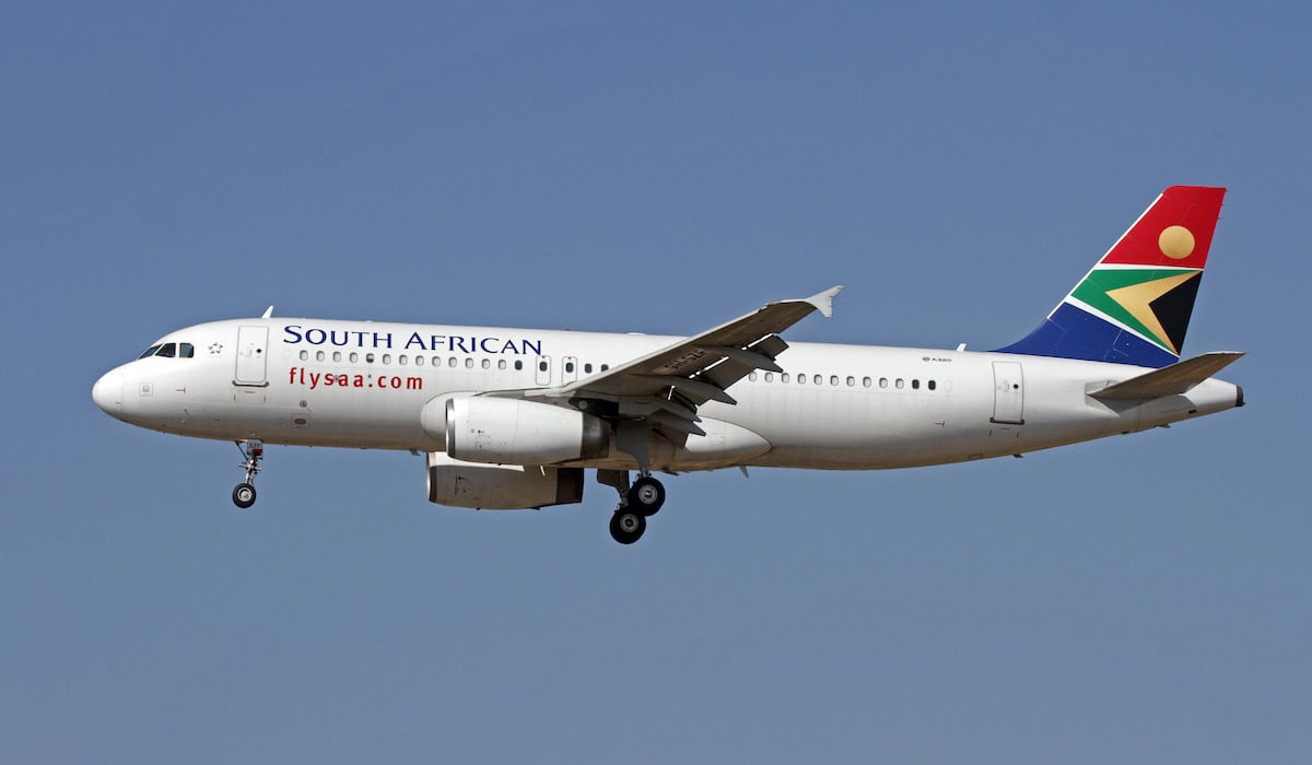 South African Airways Receives First of Three Leased Airbus A320s ...