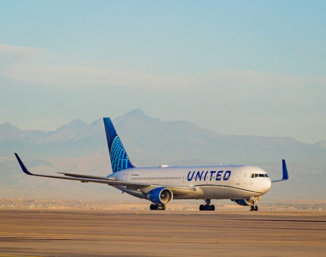 United Airlines Boeing 767