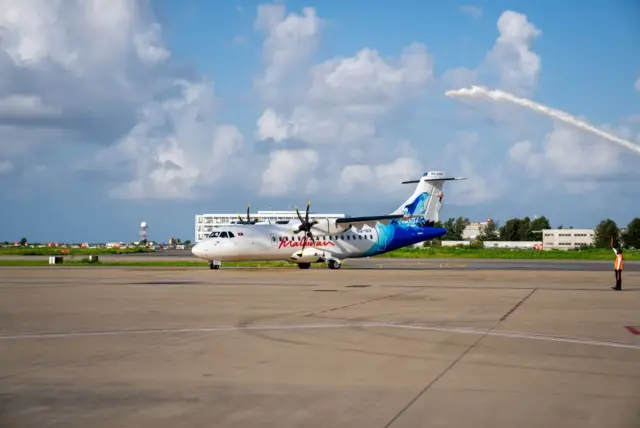 Maldivian ATR 42-500