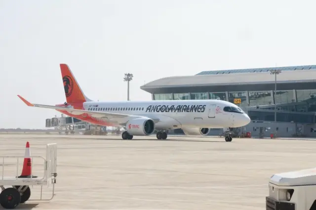 TAAG Angola Airbus A220-300, registration D2 TAI